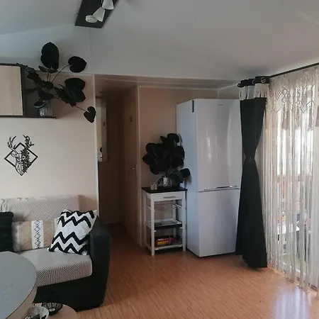 مكان تخييم Mobilhome Cosy Spacieux 42m2, Climatise, Tv & Ll, 3 فيك- لا-غارديول