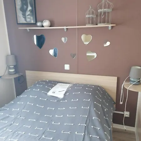Mobilhome Cosy Spacieux 42m2, Climatise, Tv & Ll, 3 مكان تخييم فيك- لا-غارديول
