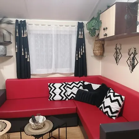 مكان تخييم Mobilhome Cosy Spacieux 42m2, Climatise, Tv & Ll, 3 فيك- لا-غارديول